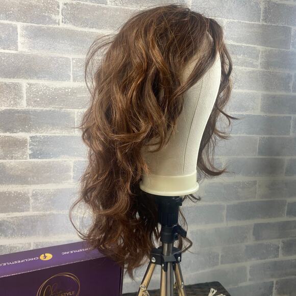 NEW Chic Lifestyle Genevieve Gingerbread Luxury Synthetic Wig CA1 W5299 - Picture 10 of 15